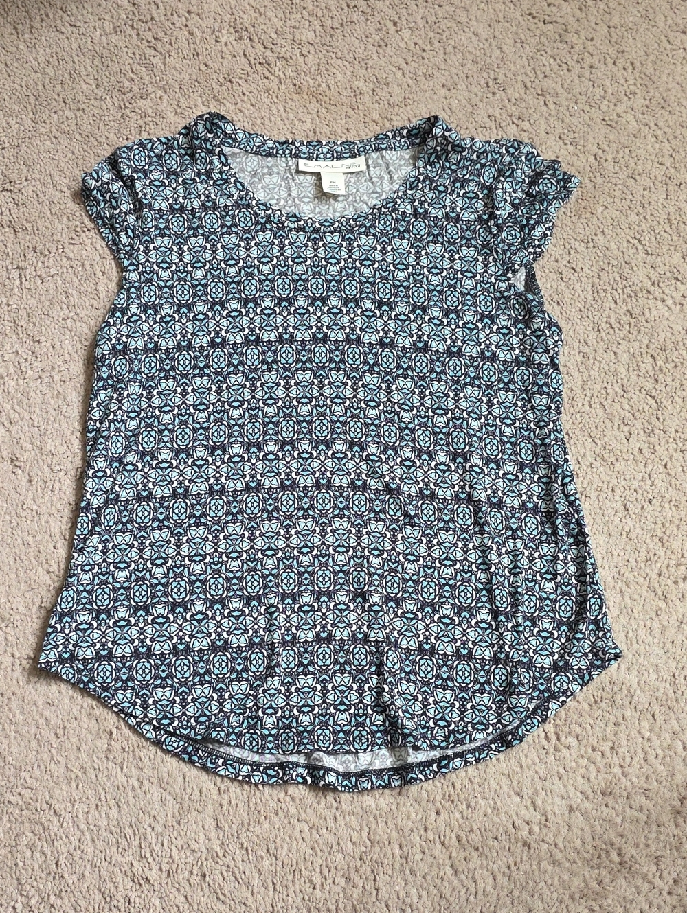 Women's Short Sleeve Geometric Tee in Light Blue - Brand Unspecified